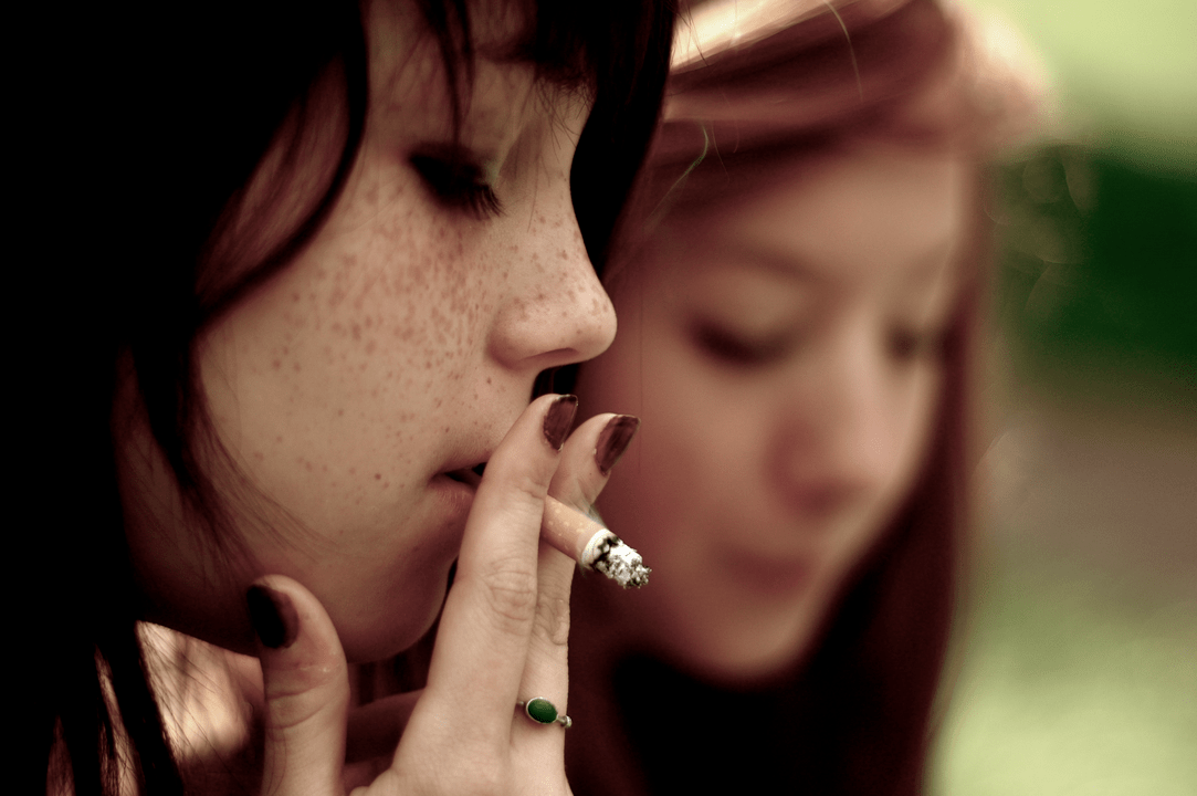 kāpēc pusaudži smēķē